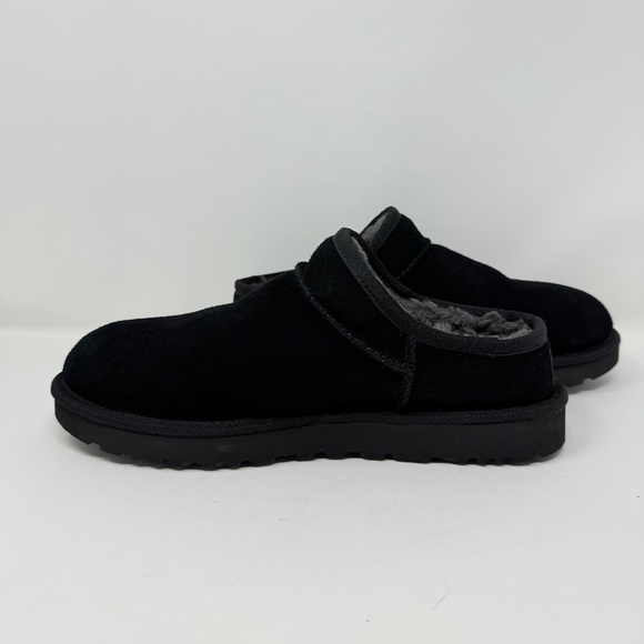 New UGG Classic Slipper In Black Women's Sz 10 - Picture 12 of 16